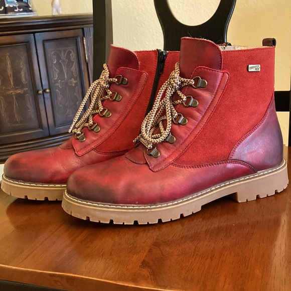 Remonte Tex Red Leather Boots with Fold Out Snow Cleats - Picture 11 of 11